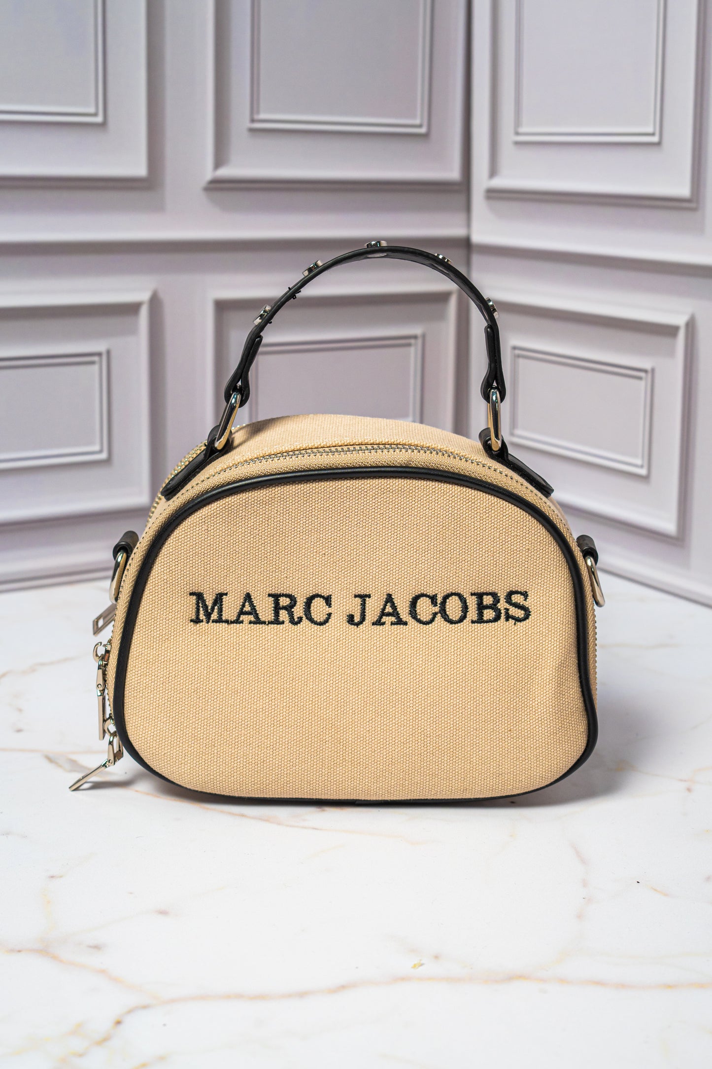 MANOS LIBRES MARC JACOBS